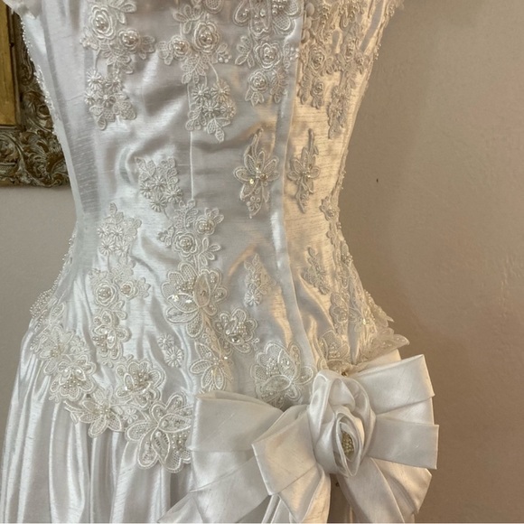 Mon Cherie vintage wedding dress size 12 - Picture 4 of 6